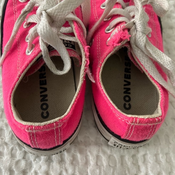 Little Girl’s converse NEON PINK shoes size 11 - Picture 7 of 7